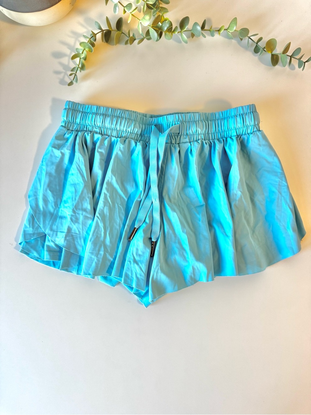 Liberty Pro Girls Butterfly Athletic Shorts Off White Youth Medium YM